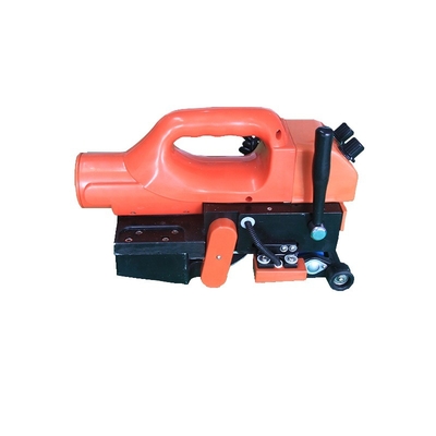 Machine de soudage de matières plastiques de protection de l'environnement pour la fabrication de joints magnétiques en caoutchouc