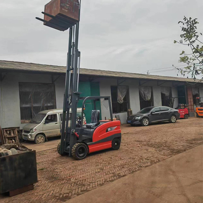 125 mm de largeur de fourchette, empilateur électrique de palettes pour une capacité de 3 tonnes et à quatre roues motrices