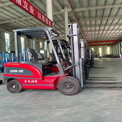Petit chariot élévateur électrique avec une capacité de charge élevée de 3000 kg et conception portable