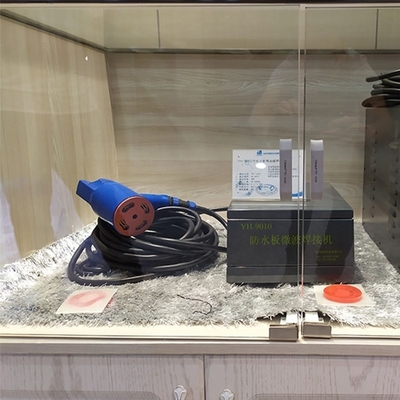 220V Voltage Pvc Pp Eva Hdpe Machine de soudage à géomembrane pour planche de drainage et revêtement d'étang