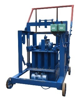 Machine automatique pour la fabrication de briques de béton à bloc creux à pression hydraulique