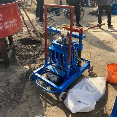 Bonne machine à faire des blocs creux pour le béton argileux Voltage 380V Poids KG 200 kg