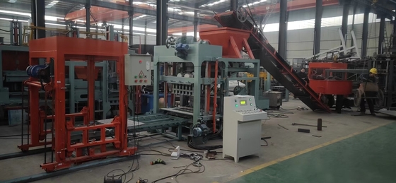 Machine de fabrication de briques à pavés d'occasion avec une capacité de production de 5760 pièces/8h