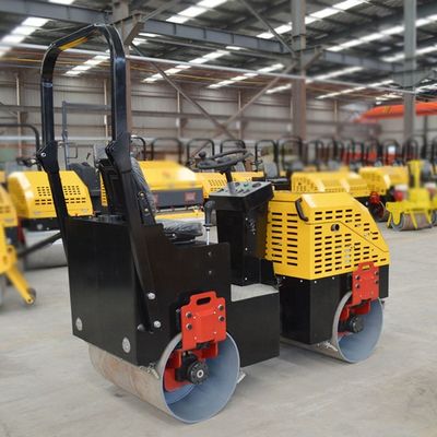 Compacteur à rouleaux vibrants à double tambour compact de 9 ch pour petits projets routiers