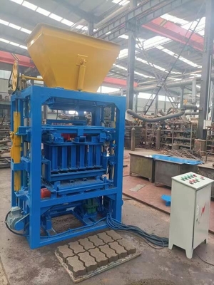 Machine automatique de fabrication de briques à haut rendement avec une capacité de production de 4480 pièces/8 heures