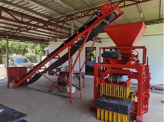 Machine automatique de fabrication de briques à haut rendement avec une capacité de production de 4480 pièces/8 heures