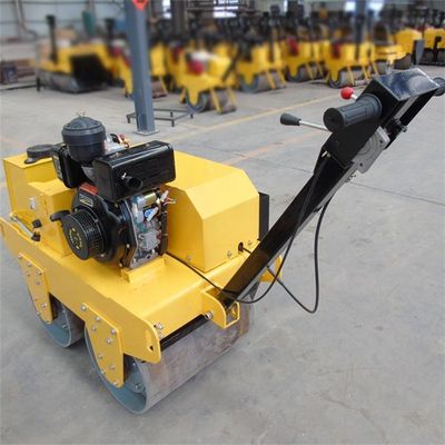 Rouleau à double tambour Okr-700 600 kg Rouleau hydraulique d'asphalte pour la construction de petites routes