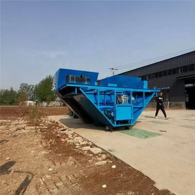 Trois travailleurs du bâtiment choisissent une machine de revêtement de canaux