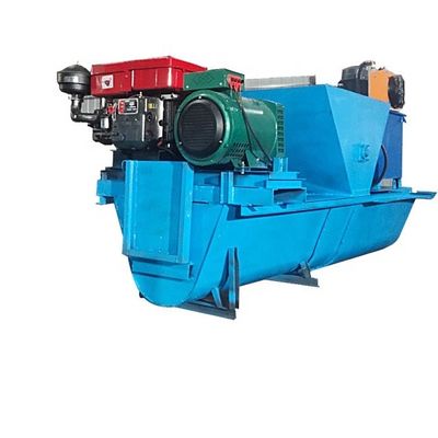 Machine de formage de fossé en ciment d'eau en forme de U autopropulsée pour revêtement de béton de canal