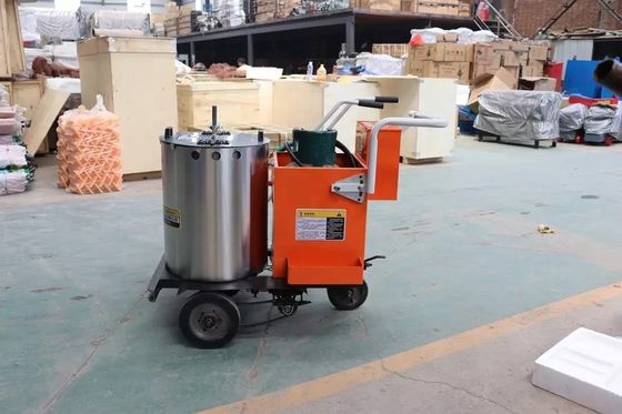 Machine de marquage routier propulsée pour les lignes de circulation et les lignes de stationnement
