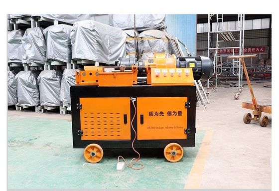 Machine de fabrication de vis à barres d'acier avec fil de rebar roulant 1050*700*1100MM 3-380V 50HZ