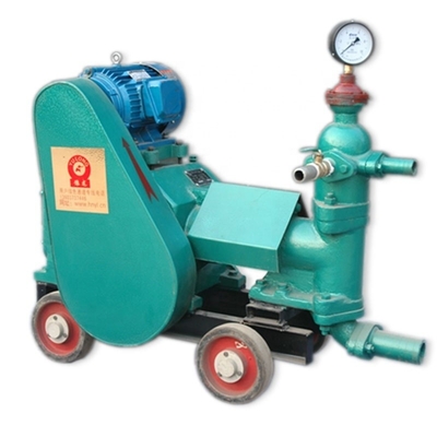 Machine de pulvérisation de matériaux ignifuges à rayon de rotation court pour une ignifugation efficace