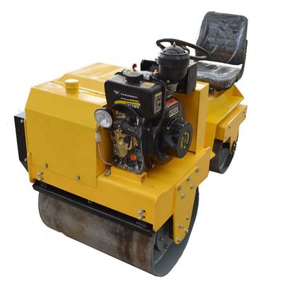 Petit rouleau routier avec changement de vitesse sans pas et forte vibration répond à la norme EPA