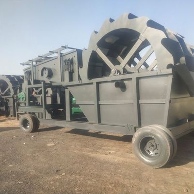 Équipement de dépistage du sol compact et durable 11m*2,2m*3,7m 1800 kg pour la base de production