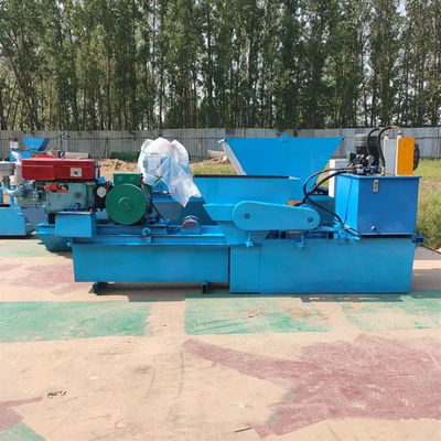 Machine hydraulique de formage de fossés à forme de glissement à propulsion autonome de 2500 kg destinée aux travaux de construction