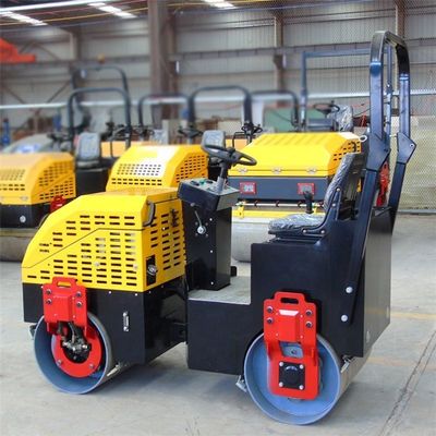 Ride On Road Roller pour la construction de routes Compacteur de terre vibrante 2100*1500*950mm