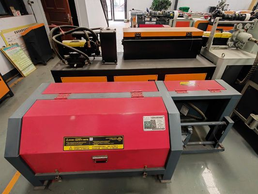 Coupeuse de raccourcisseurs de barres pour machine de raccourcissement et de découpe de fil de bobine de barres d'acier