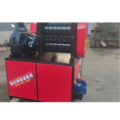 Matériau de redressement Rebar huit trous Machine de redressement de fil d'acier et coupeuse
