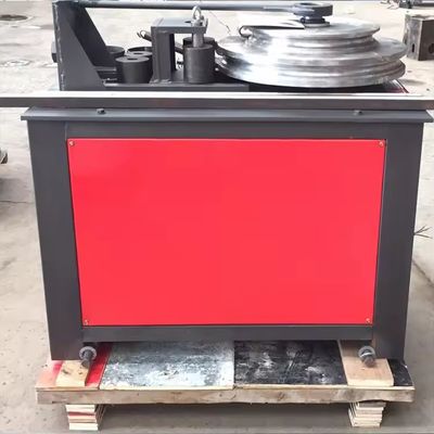 Le rouleau à rouleaux CNC à grande vitesse pour tube carré WG51 Hydraulique