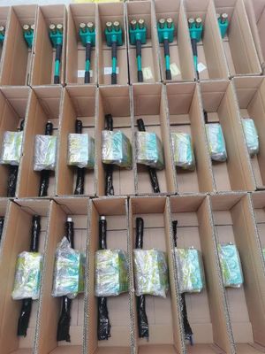 Des outils pneumatiques percussifs puissants entraînés par un compresseur d'air portable pour la construction