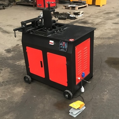 Max. 180 degrés d'angle CNC Square Tube Bender avec vitesse de flexion rapide et puissance hydraulique