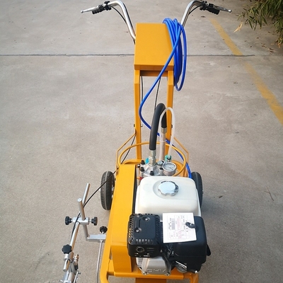 Machine automatique de marquage routier à pulvérisation de peinture à froid pour l'efficacité de la construction routière