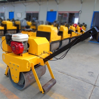 Marcher derrière un moteur diesel à double tambour vibrant Petit rouleau compactant compactant à la main