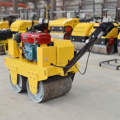 600 kg rouleau à rouleaux vibrants pour pavage d'asphalte avec moteur diesel de 1350*850*1250 mm