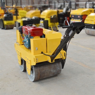 600 kg rouleau à rouleaux vibrants pour pavage d'asphalte avec moteur diesel de 1350*850*1250 mm